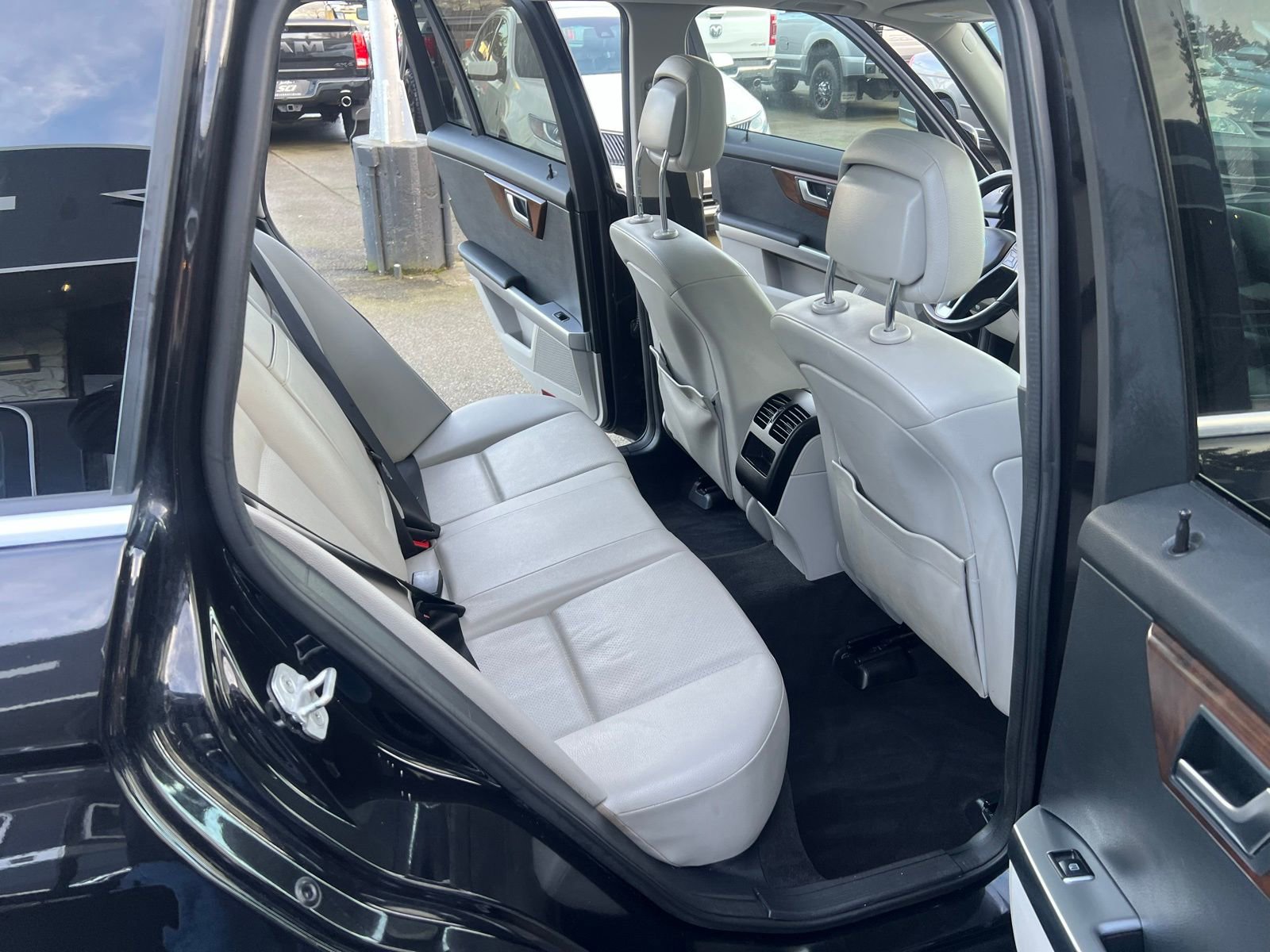 Used 2014 Mercedes-Benz GLK 350 4MATIC w/ Premium 1 Package image 27