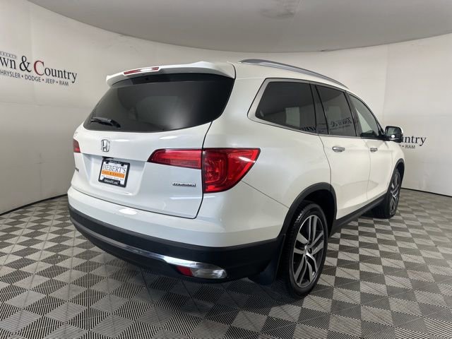 Used 2018 Honda Pilot Touring image 7