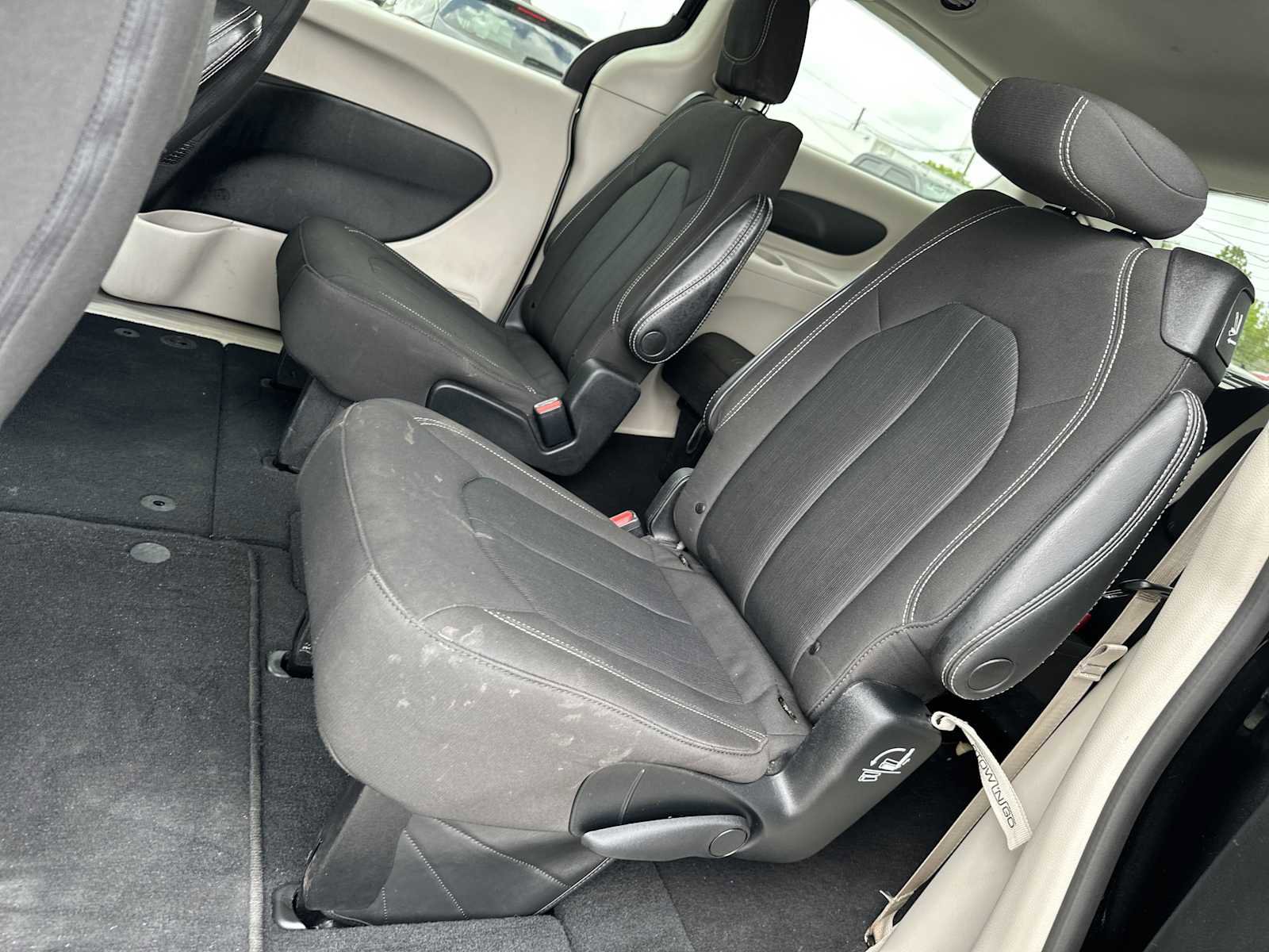 Used 2023 Chrysler Voyager LX FWD image 24