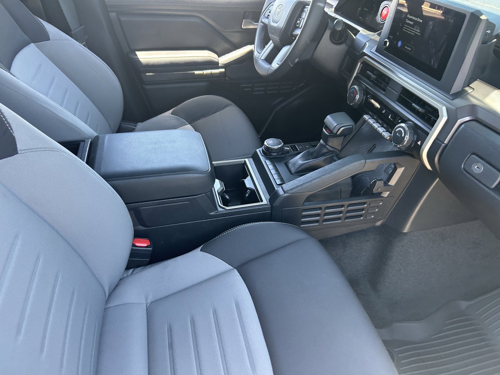 Used 2025 Toyota Tacoma TRD Sport AWD/4WD image 11