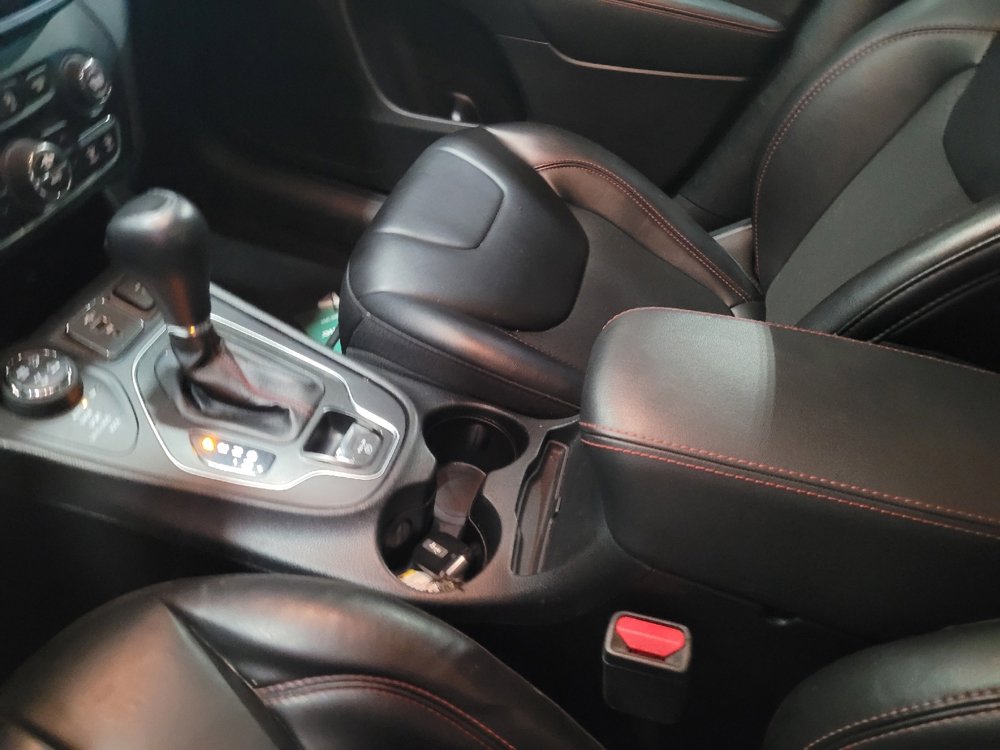 Used 2022 Jeep Cherokee Trailhawk w/ Comfort/Convenience Group image 26