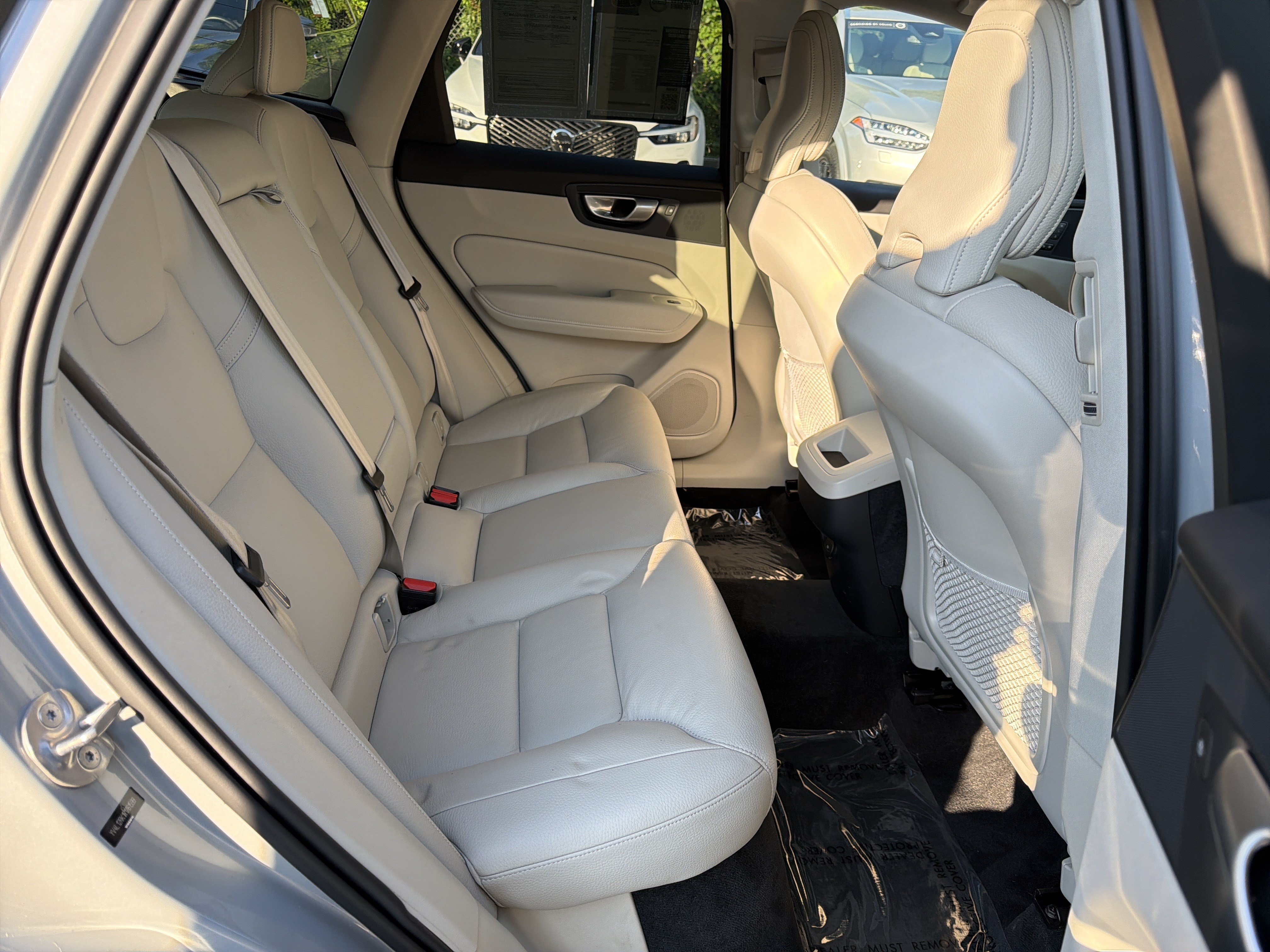 Certified 2024 Volvo XC60 B5 Core w/ Protection Package Premier AWD/4WD image 33