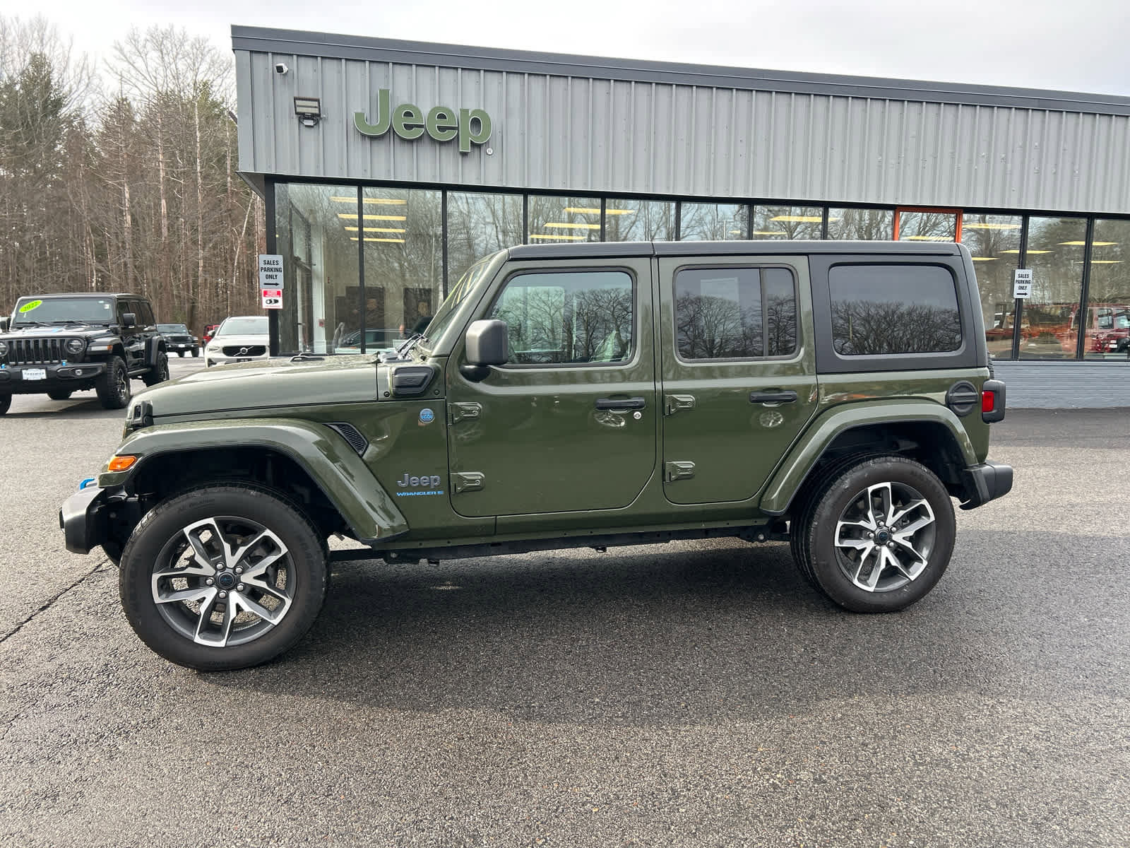 Used 2024 Jeep Wrangler Sport S w/ Convenience Group AWD/4WD image 10