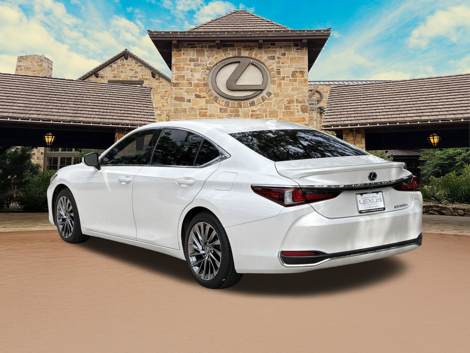 Certified 2024 Lexus ES 300h w/ Technology Package FWD image 3