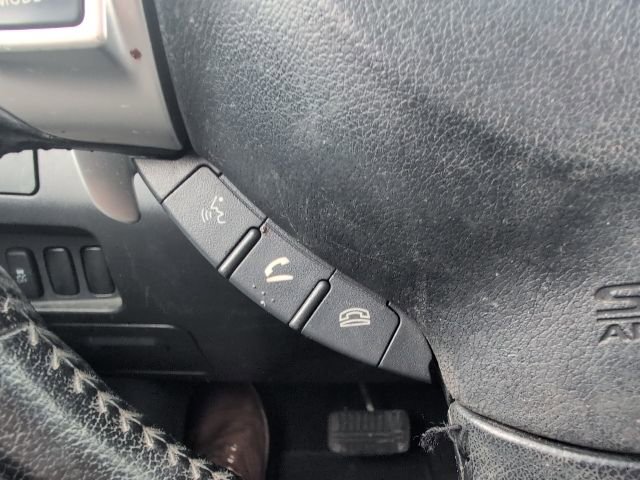 Used 2012 Mitsubishi Outlander SE image 17