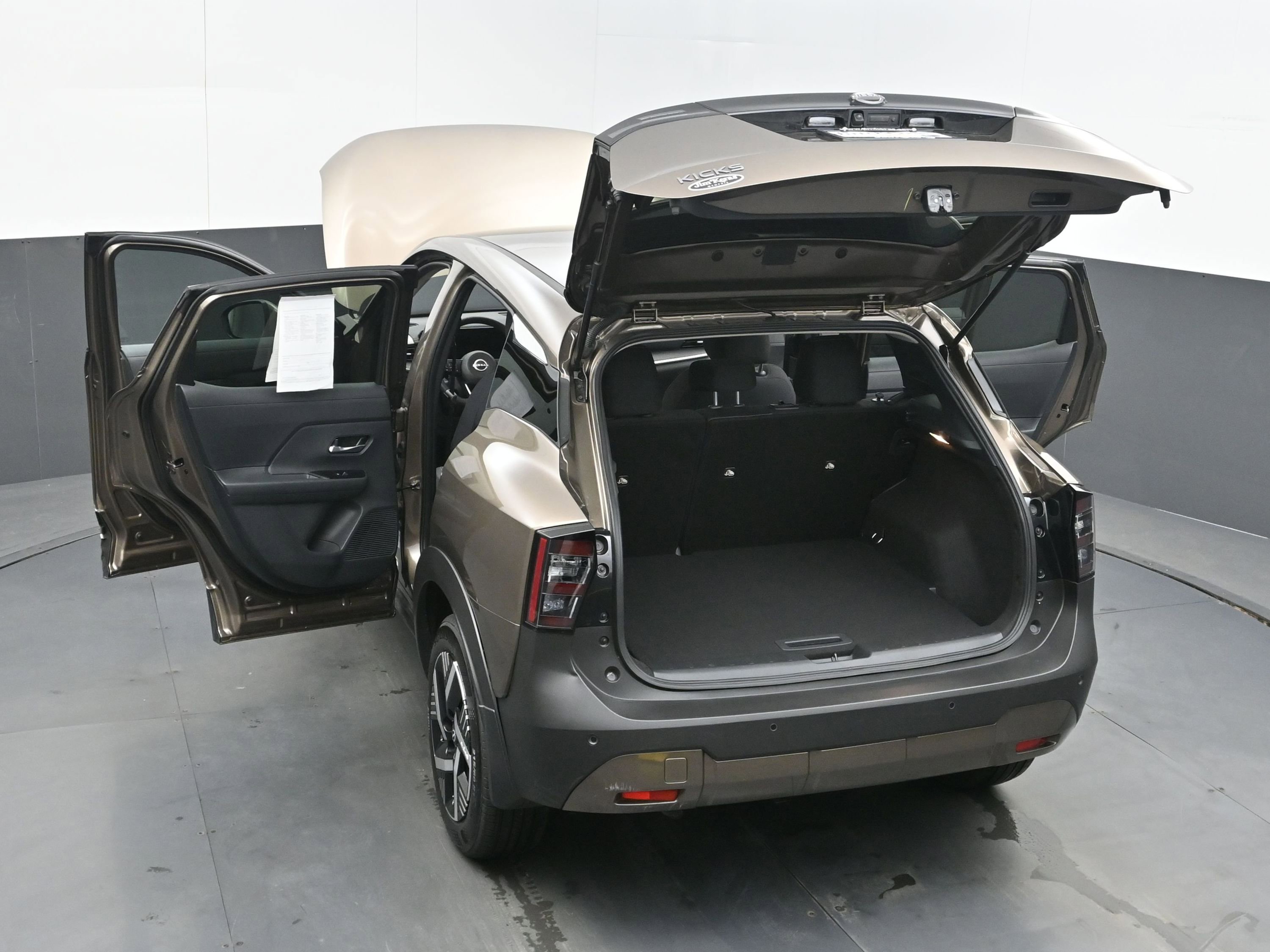 Certified 2025 Nissan Kicks SV image 32