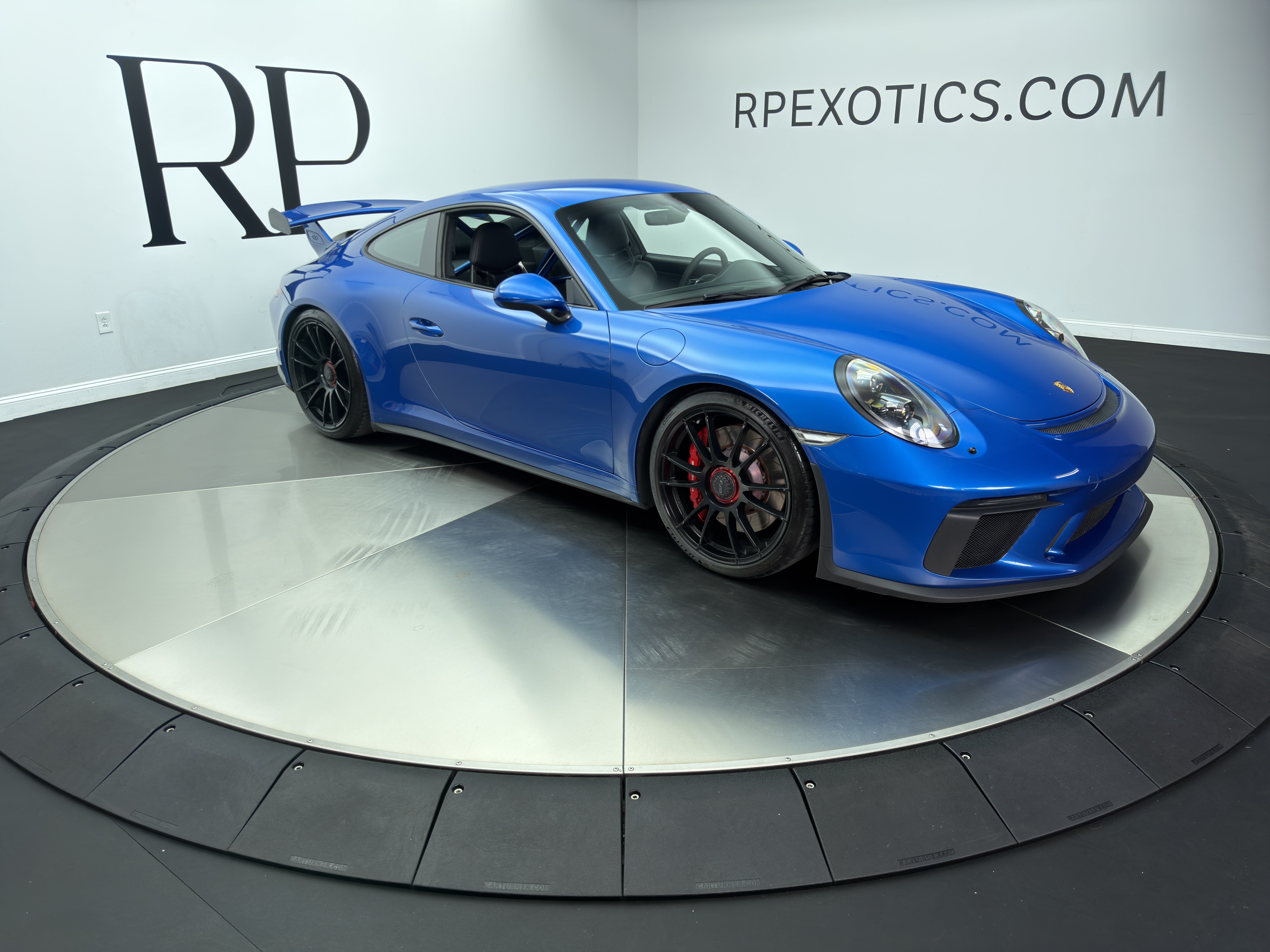 Used 2018 Porsche 911 GT3 w/ Light Design Package RWD image 8