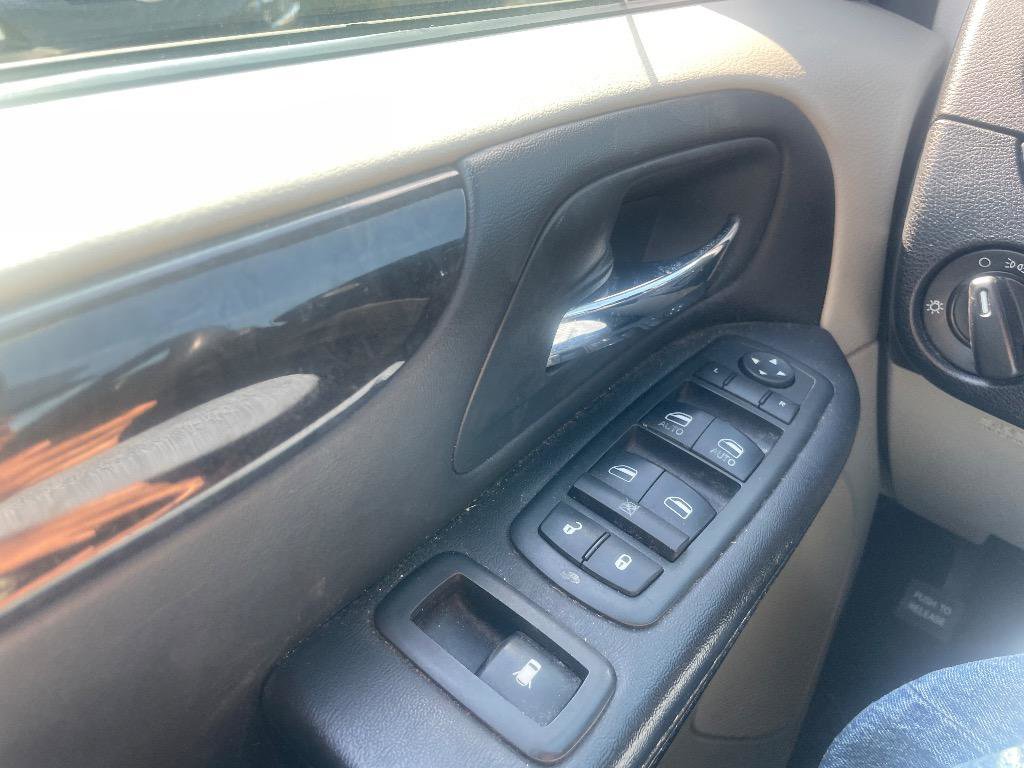 Used 2013 Dodge Grand Caravan SE image 12