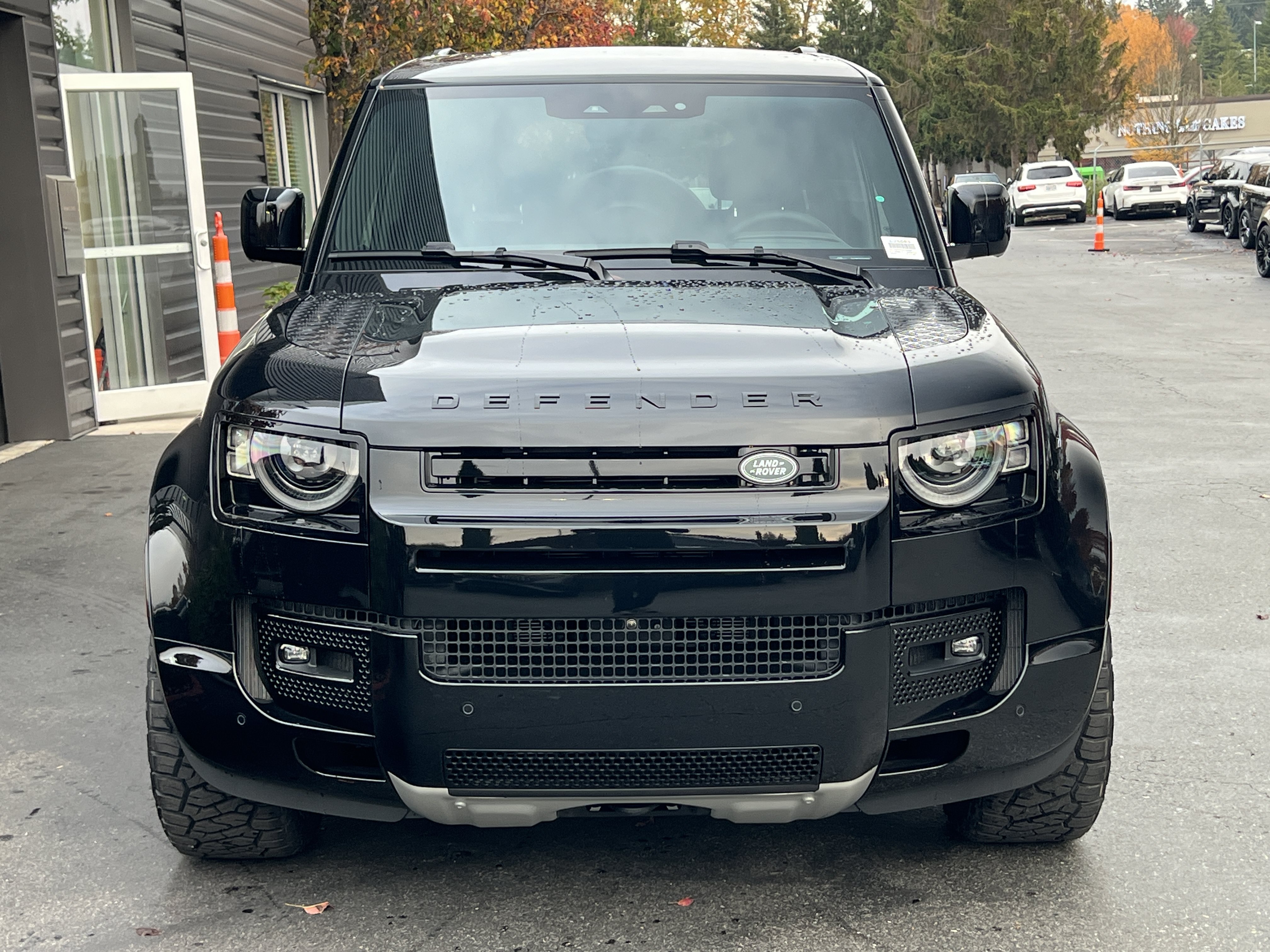 New 2025 Land Rover Defender 130 V8 AWD/4WD image 4