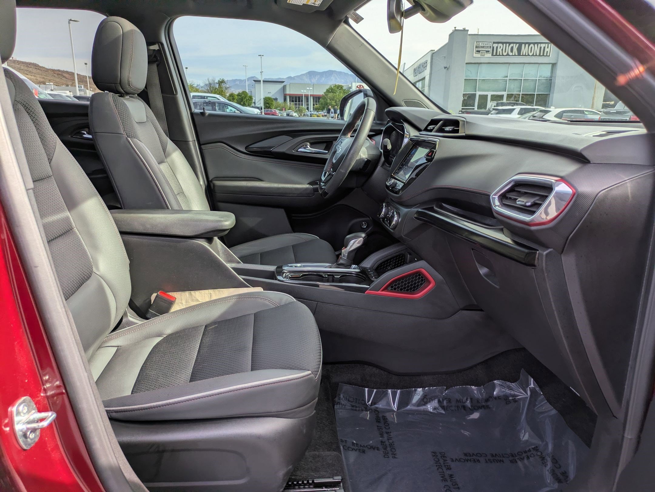 Used 2023 Chevrolet TrailBlazer RS w/ Sun and Liftgate Package image 31