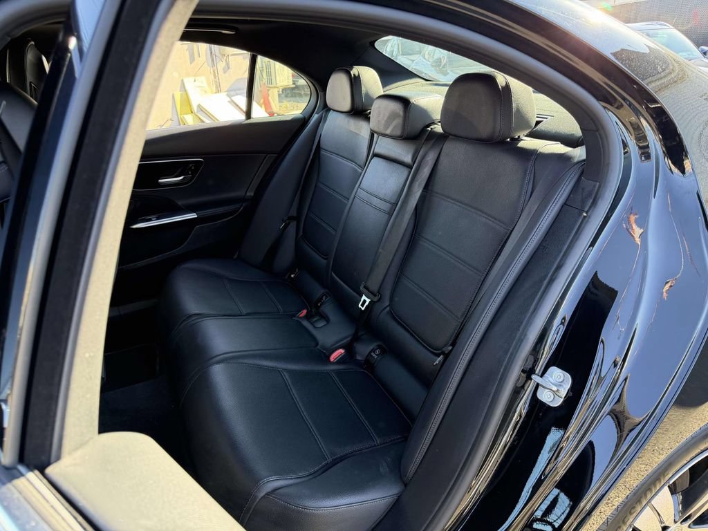 Used 2025 Mercedes-Benz C 300 4MATIC Sedan image 20