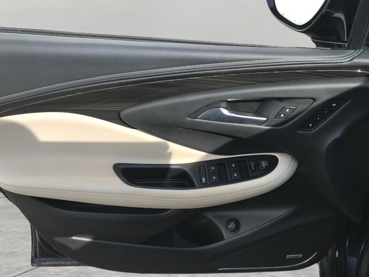 Used 2020 Buick Envision Premium image 29