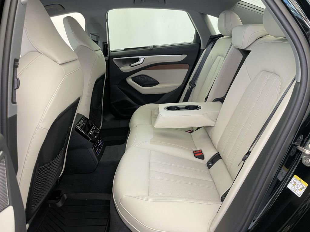 New 2026 Audi A6 Premium Plus AWD/4WD image 18