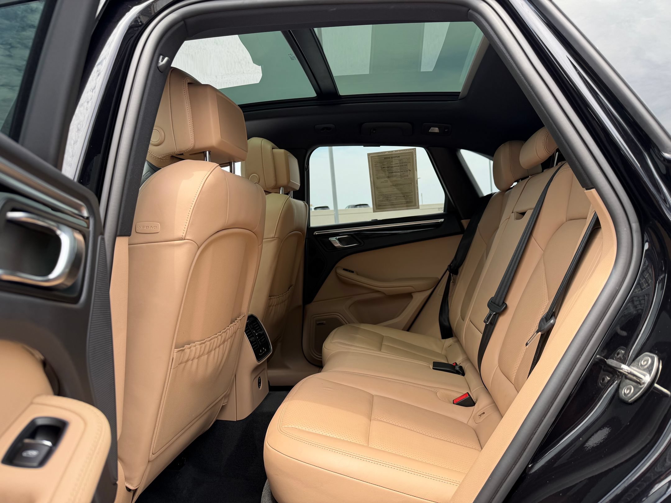Certified 2023 Porsche Macan AWD/4WD image 21