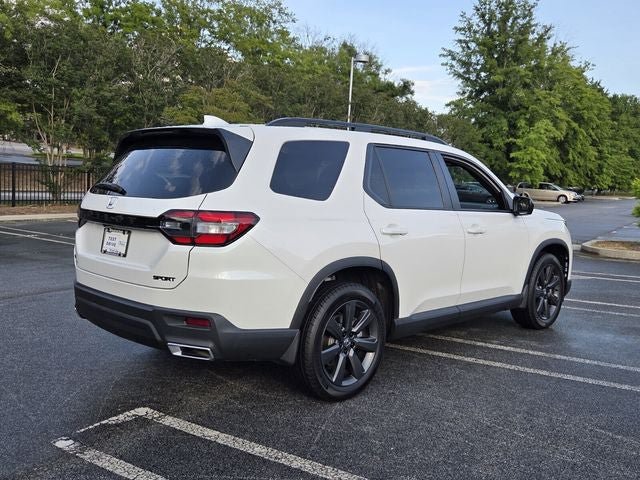 Used 2025 Honda Pilot Sport image 6