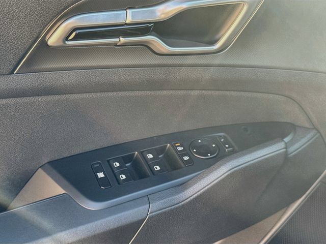 New 2027 Kia Sportage LX FWD image 17