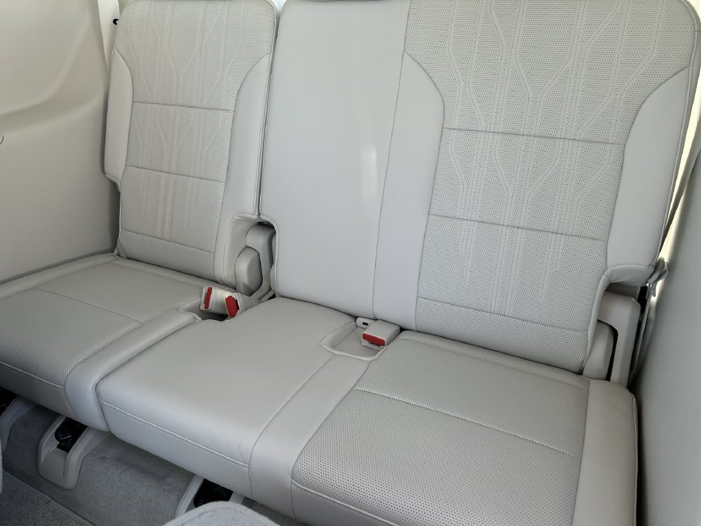 New 2026 Buick Enclave Avenir w/ Super Cruise Package FWD image 36