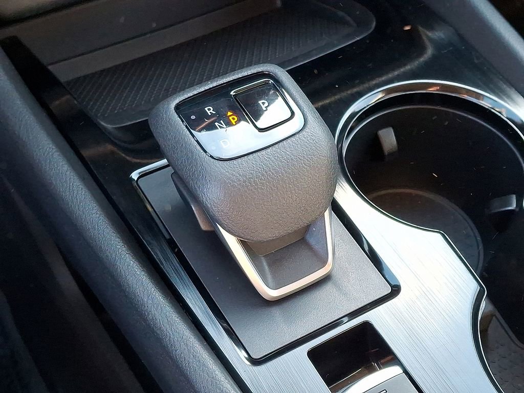 Used 2023 Nissan Rogue SV image 14