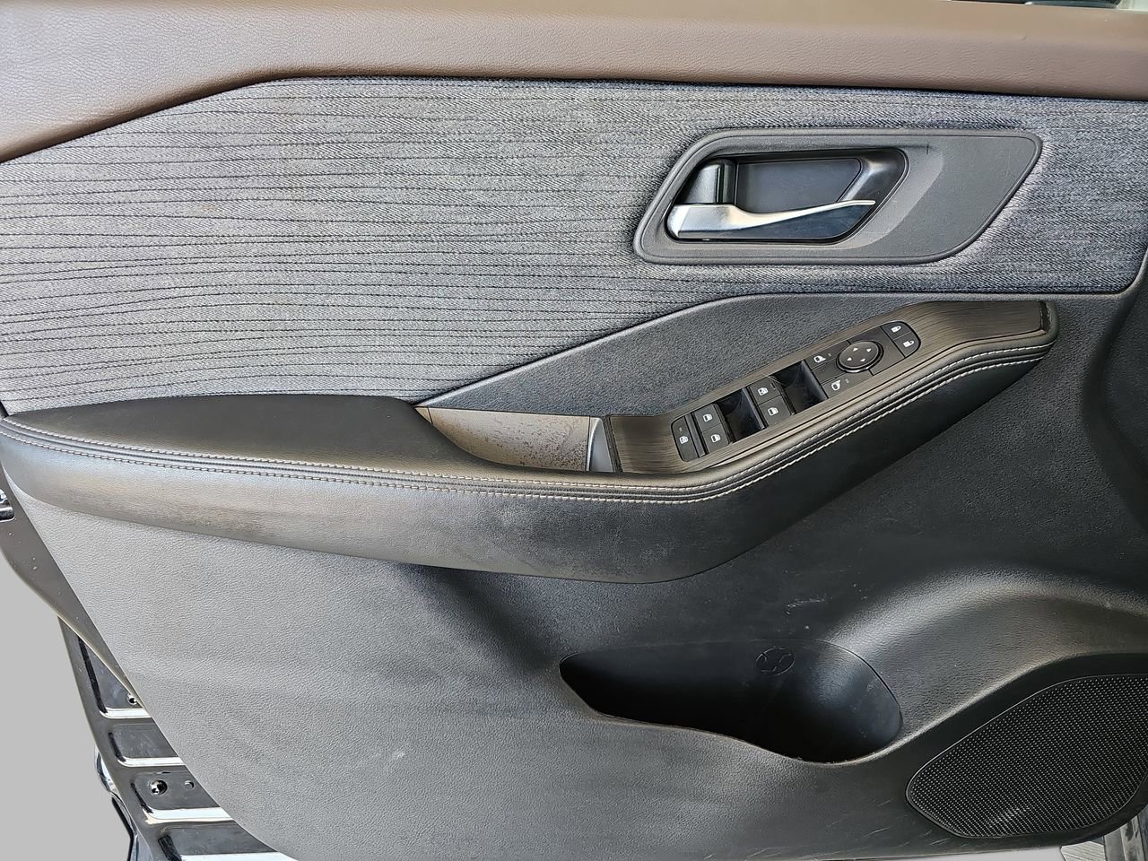 Used 2023 Nissan Rogue SV AWD/4WD image 31