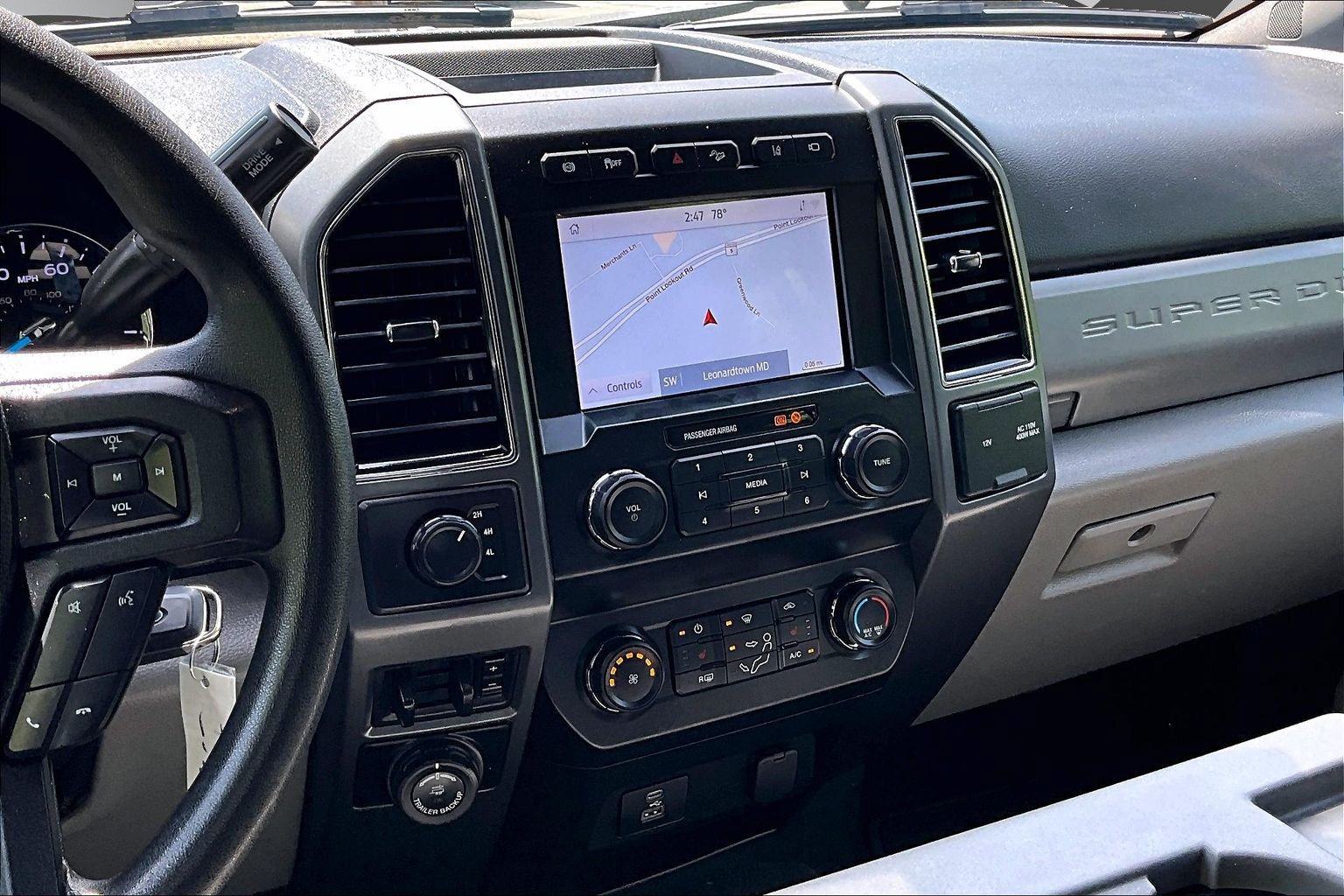 Certified 2020 Ford F450 XLT w/ XLT Premium Package AWD/4WD image 6
