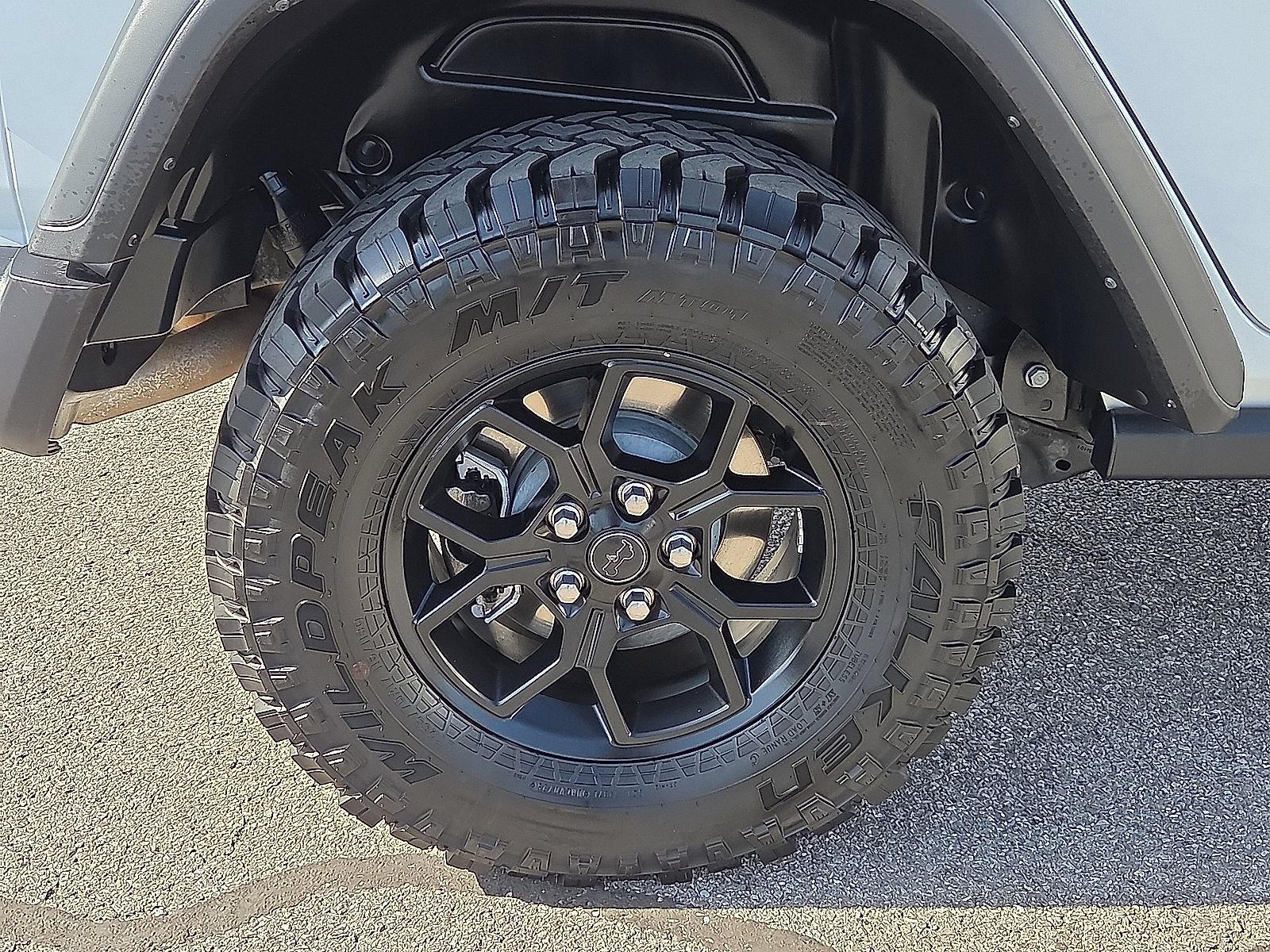 Used 2025 Jeep Wrangler Unlimited Sport AWD/4WD image 17