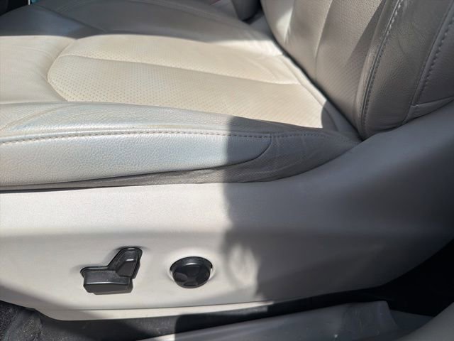 Used 2021 Chrysler Pacifica Touring-L FWD image 21