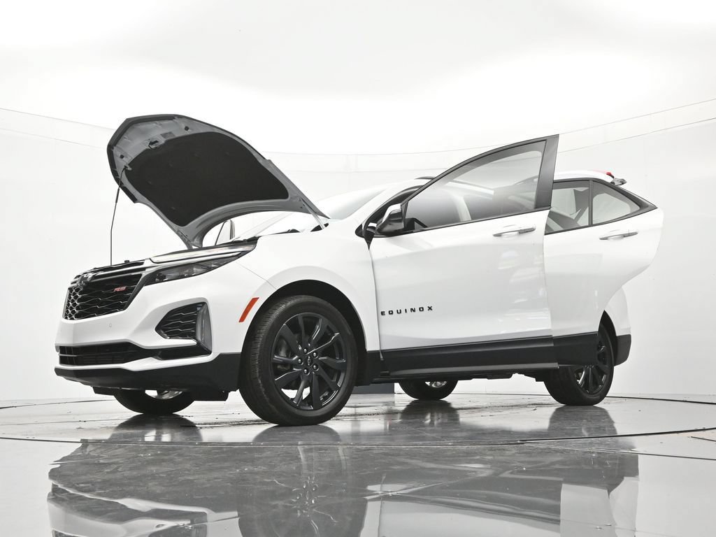 Certified 2022 Chevrolet Equinox RS w/ Infotainment Package FWD image 49