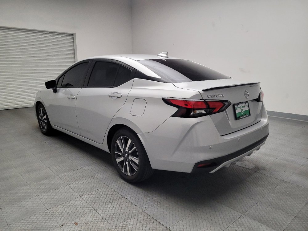Used 2021 Nissan Versa SV image 5