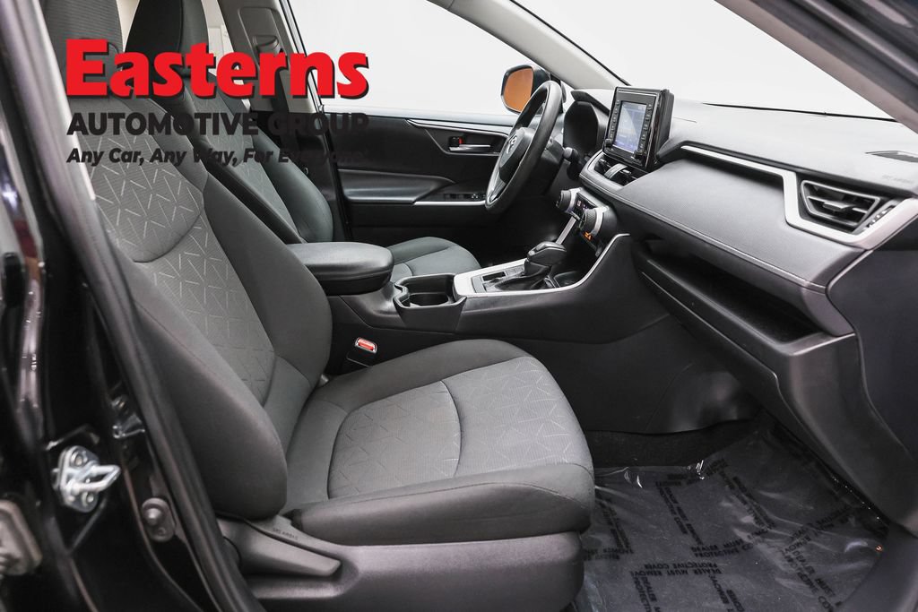 Used 2021 Toyota RAV4 XLE AWD/4WD image 23