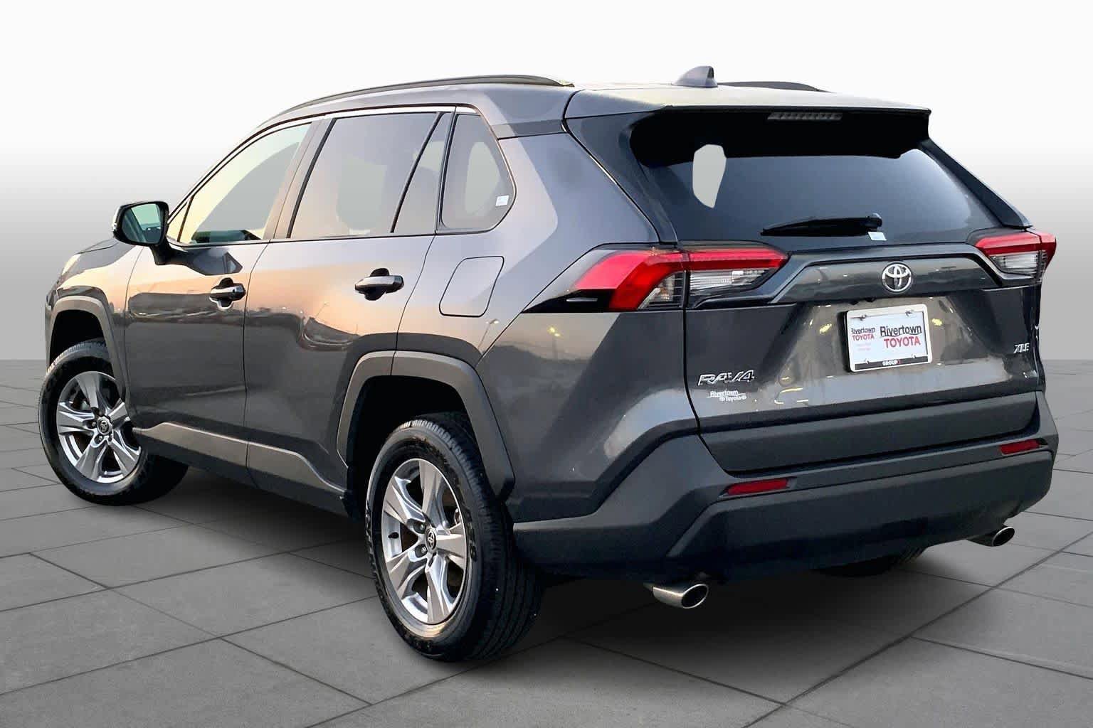 Used 2025 Toyota RAV4 XLE w/ Convenience Package image 12