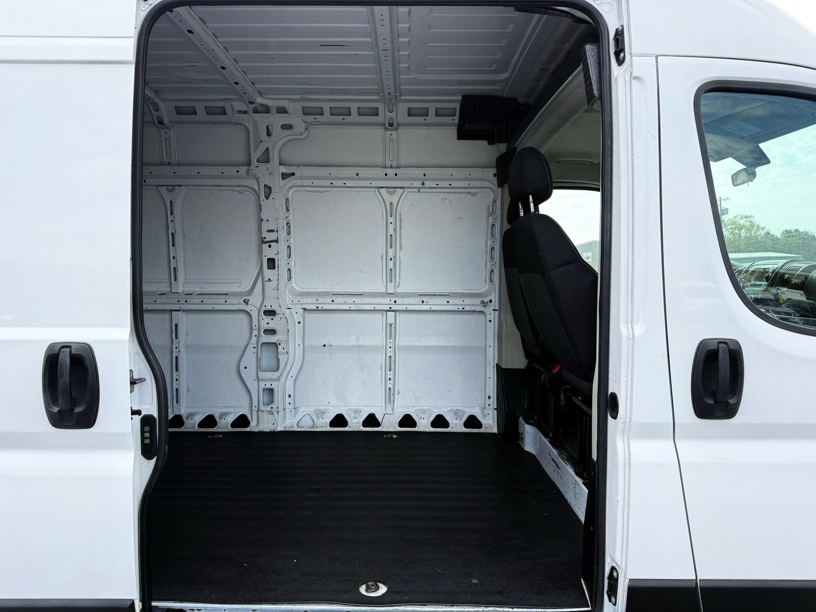 Used 2021 RAM ProMaster 2500 FWD image 18