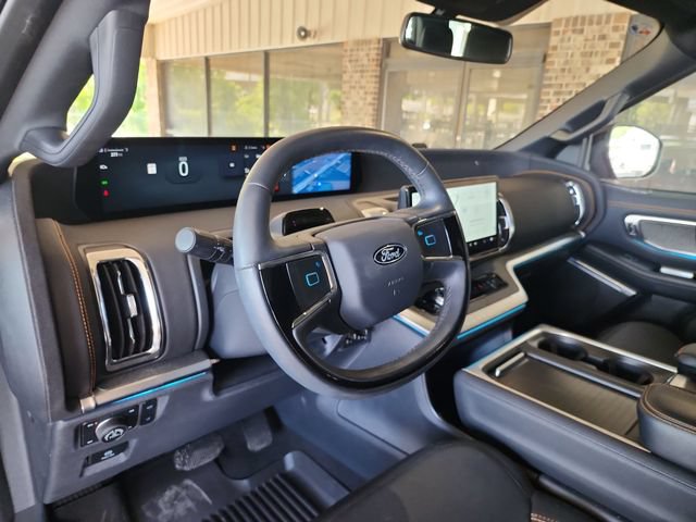 Used 2025 Ford Expedition Tremor AWD/4WD image 10