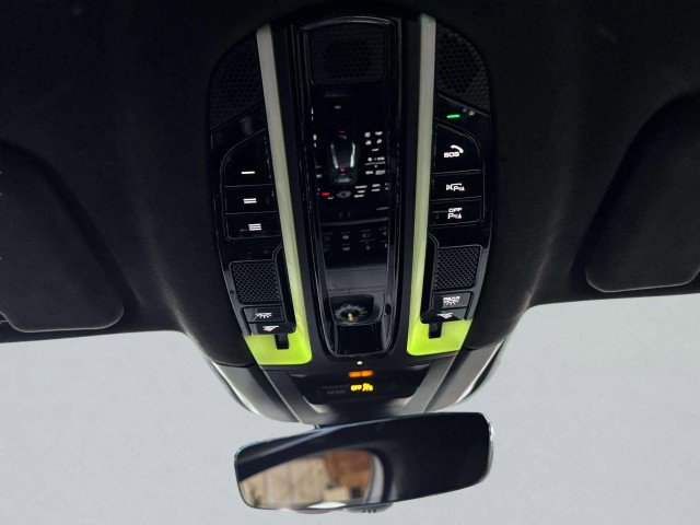 Used 2022 Porsche Cayenne Turbo GT image 29