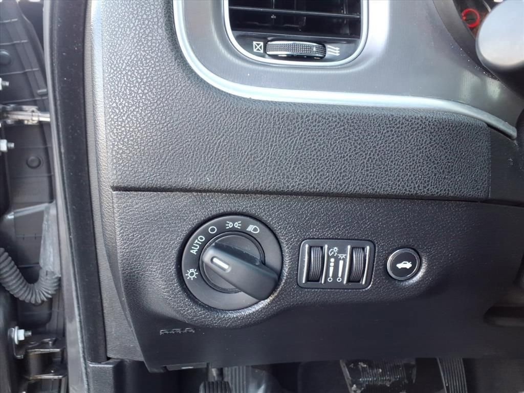 Used 2022 Dodge Charger SXT image 28