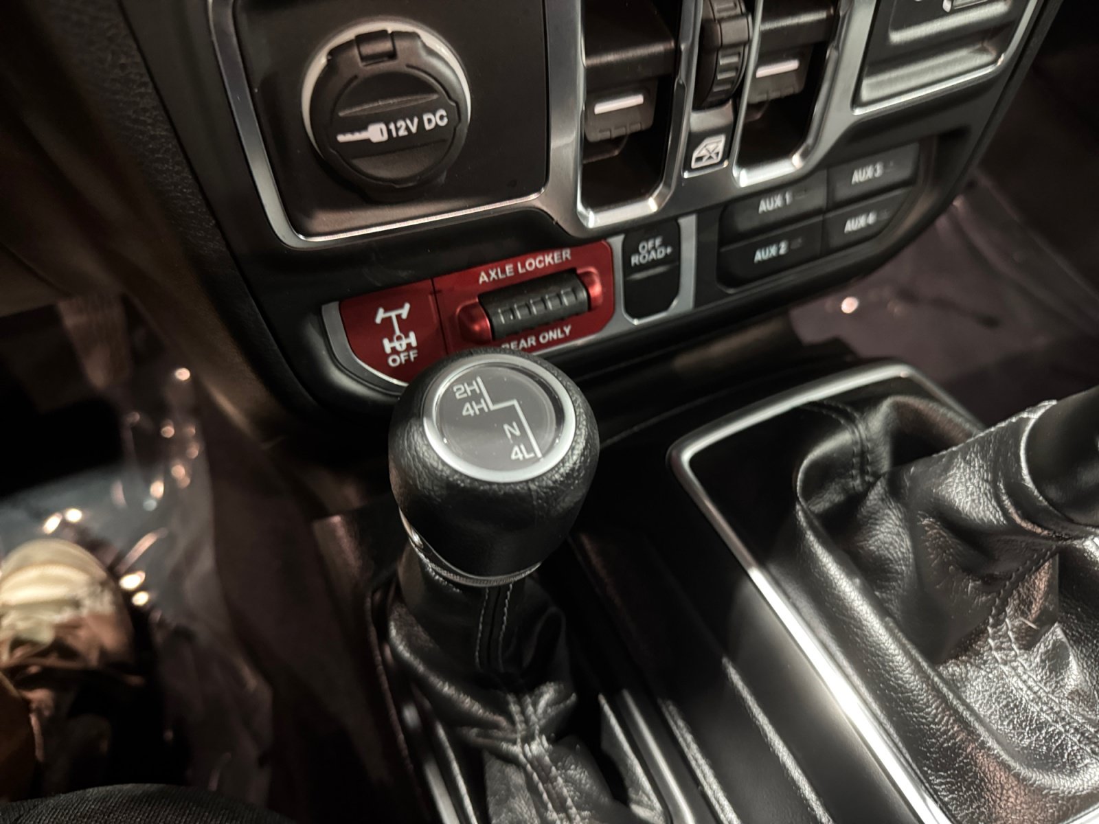 Used 2025 Jeep Wrangler Unlimited Sport AWD/4WD image 22
