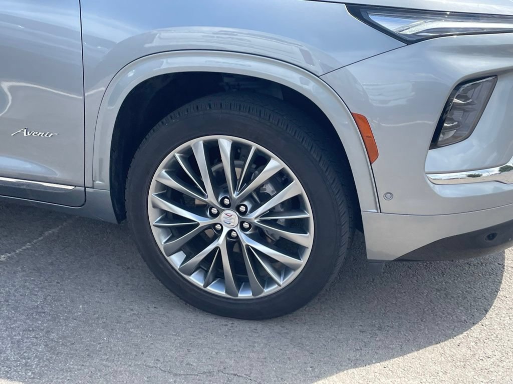 Used 2025 Buick Enclave Avenir w/ Super Cruise Package AWD/4WD image 4
