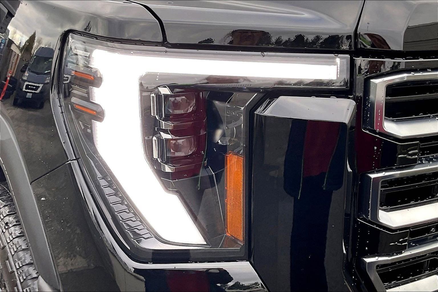 Used 2025 GMC Sierra 3500 AT4 w/ AT4 Premium Plus Package image 31