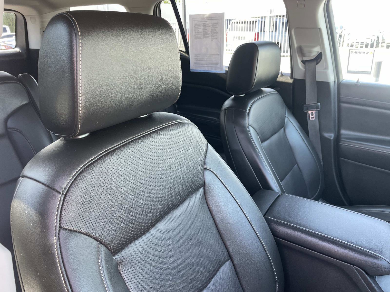 Used 2021 GMC Acadia SLT w/ Premium Package image 28