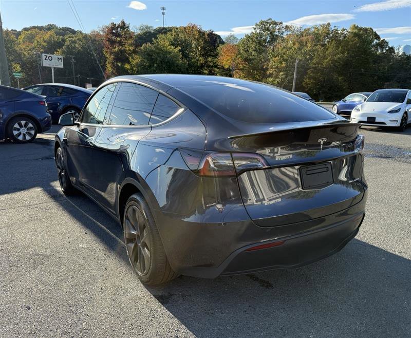 Used 2024 Tesla Model Y Long Range image 3