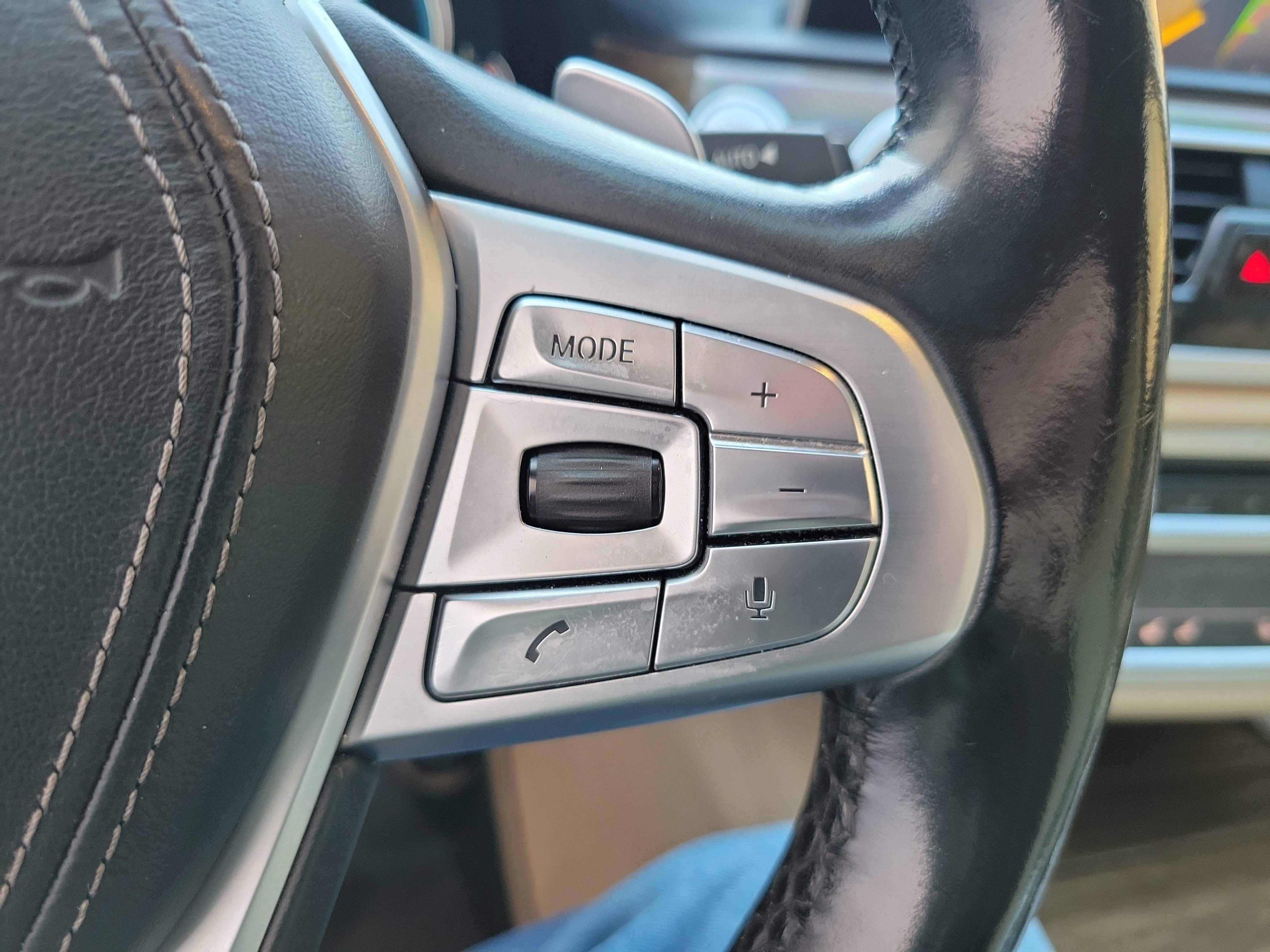 Used 2017 BMW 740i image 22