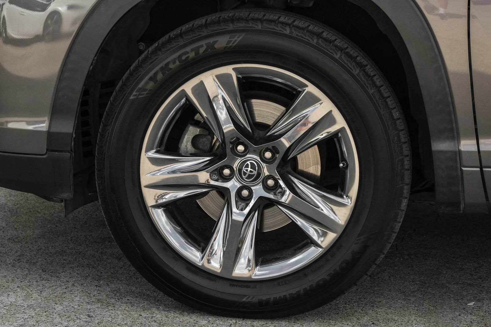 Used 2017 Toyota Highlander Limited Platinum FWD image 53