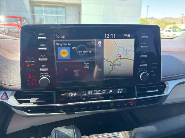 Used 2023 Toyota Sienna Platinum image 10