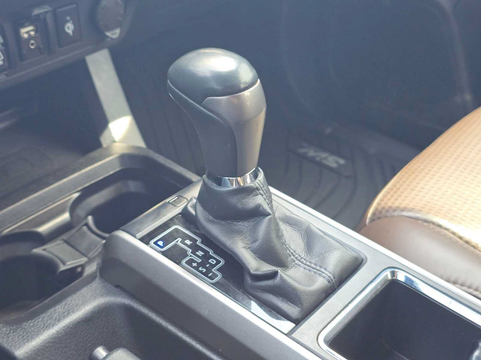Used 2019 Toyota Tacoma Limited AWD/4WD image 27