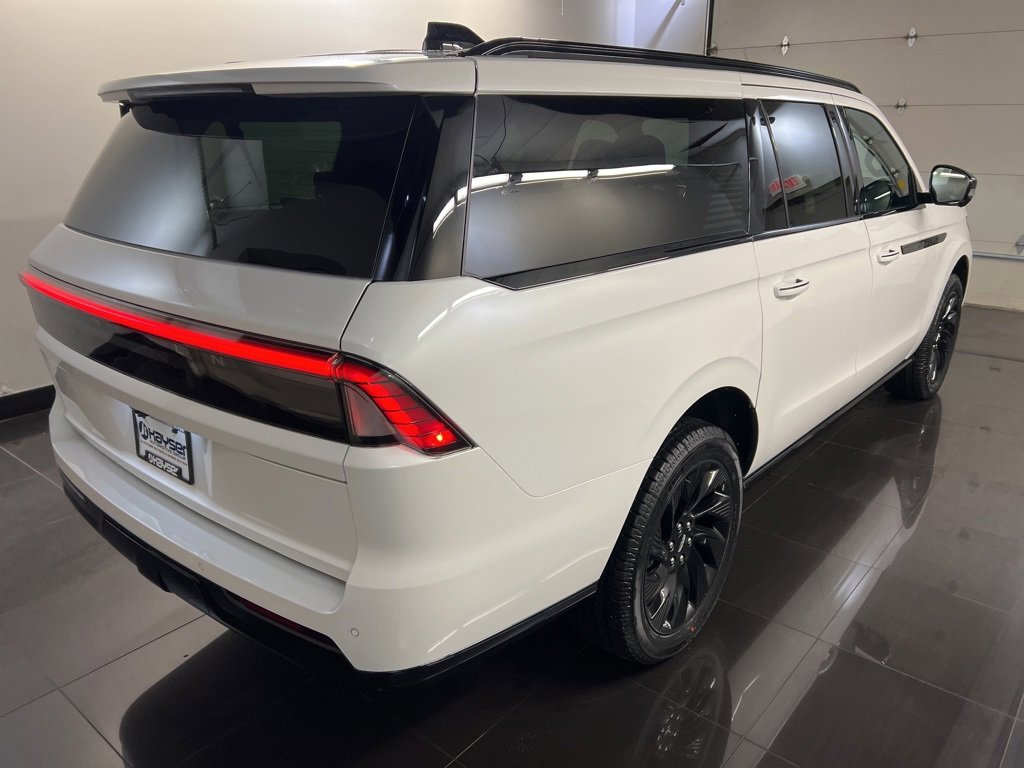 New 2026 Lincoln Navigator L Reserve image 6