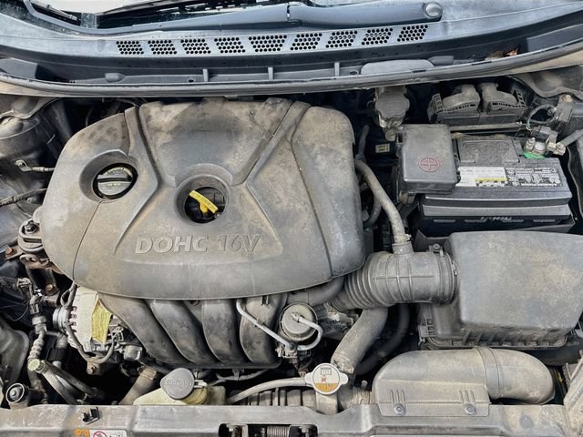 Used 2013 Hyundai Elantra GLS w/ Preferred Pkg FWD image 23