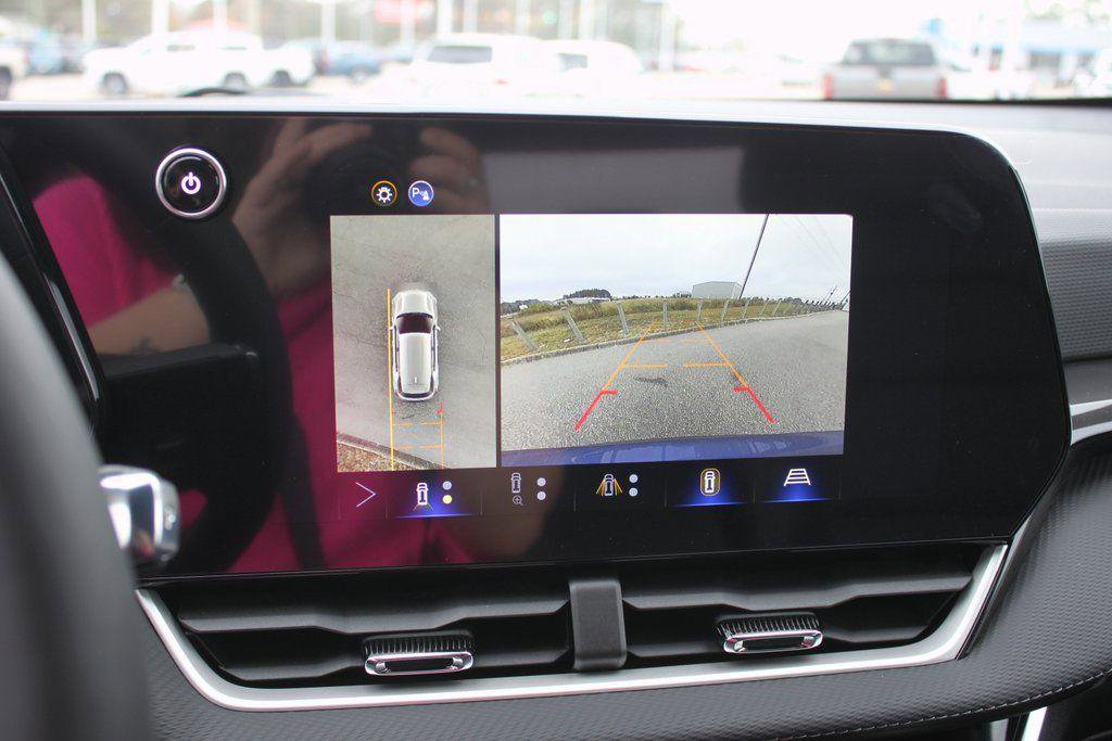 New 2026 Chevrolet Equinox LT w/ Convenience Package II image 17