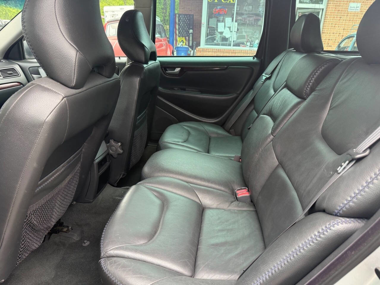 Used 2004 Volvo V70 AWD/4WD image 11