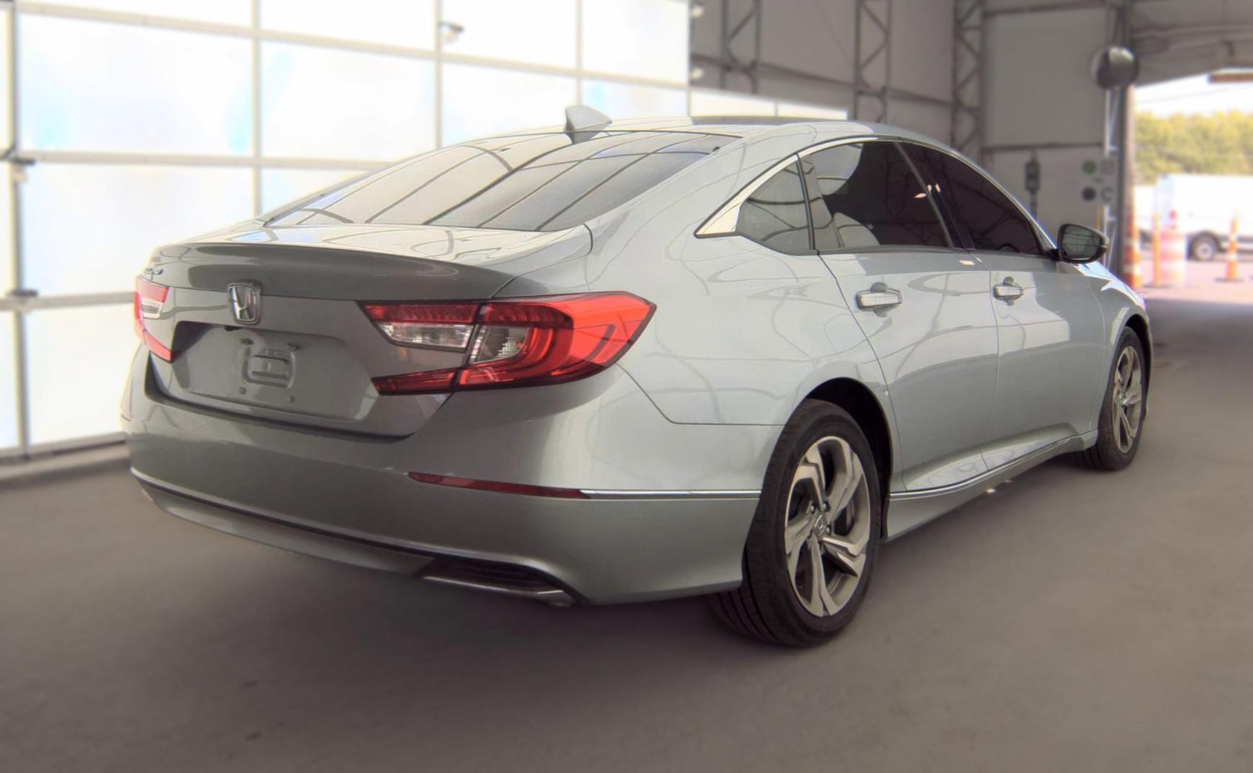 Used 2018 Honda Accord EX-L image 4