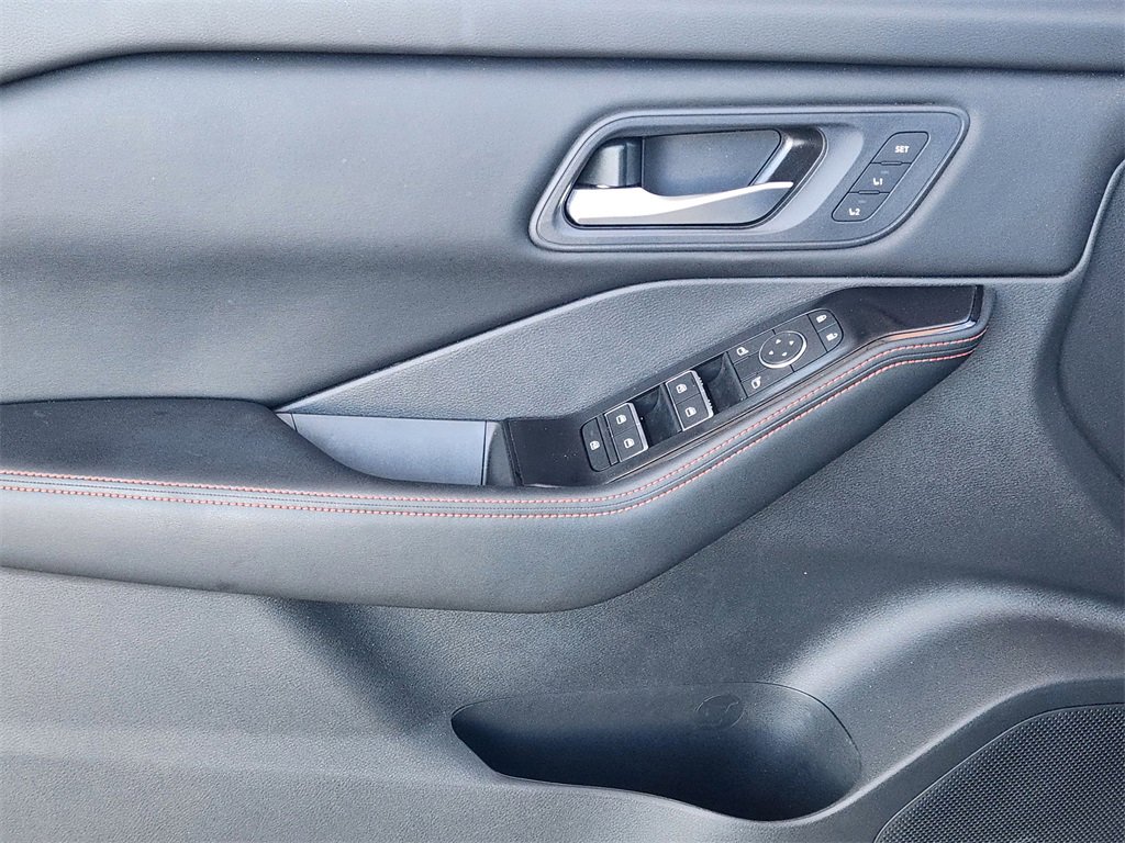 Used 2025 Nissan Rogue SV w/ Rock Creek Premium Package image 18