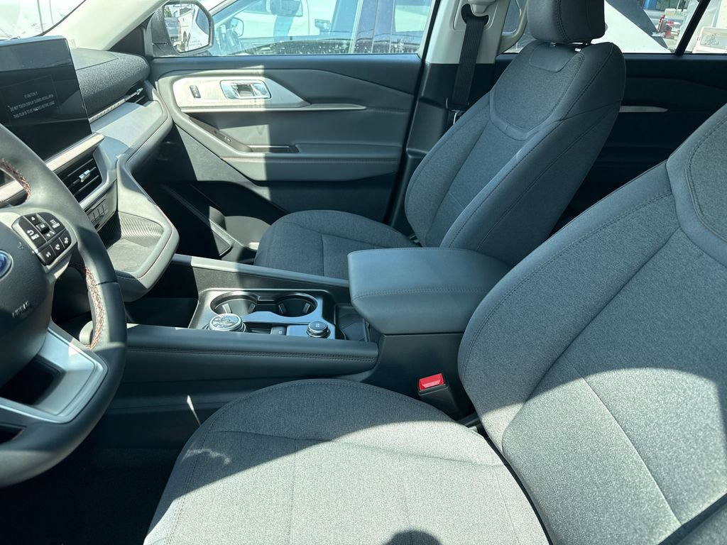 Used 2026 Ford Explorer Active RWD image 8